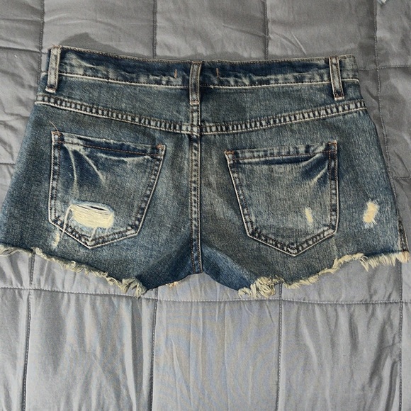 Free People Runaway Cutoff Exposed Button Fly Distressed Raw Hem Shorts Size 24 - Picture 9 of 11